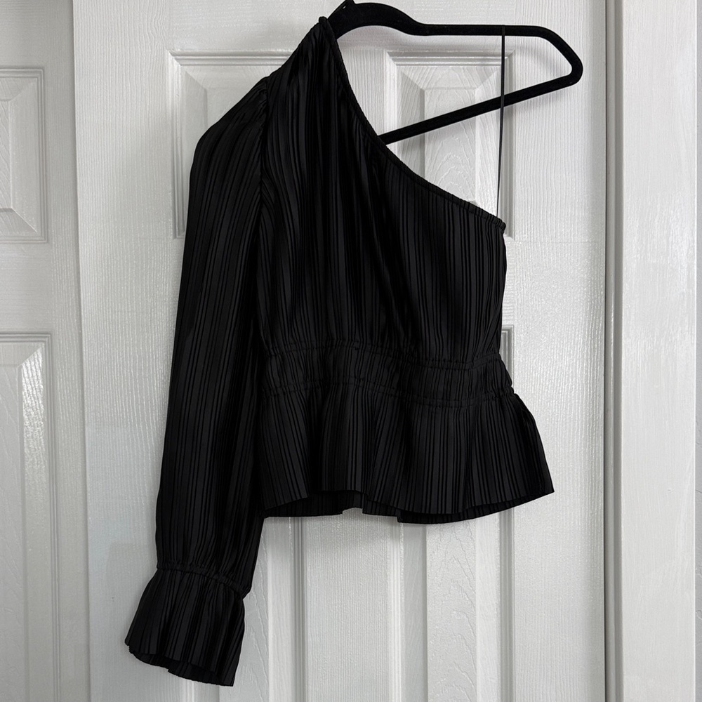 WAYF one shoulder top